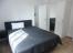 Schlafzimmer mit Doppelbett
