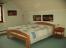 Schlafzimmer mit Doppelbett
